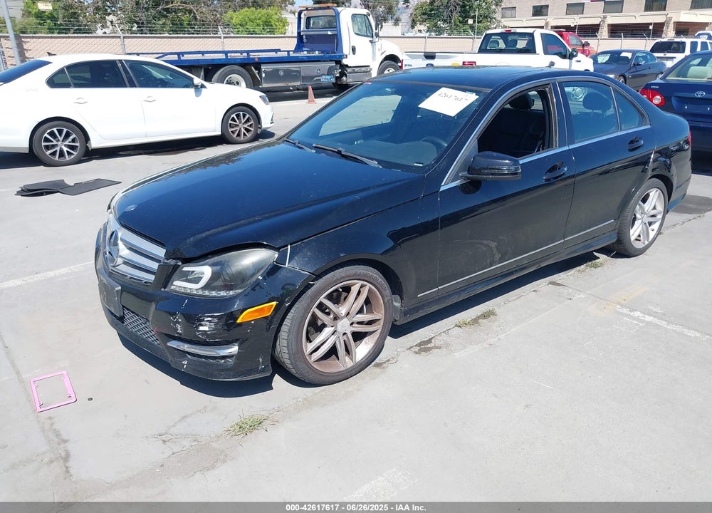 2013 MERCEDES-BENZ C CLASS VIN: WDDGF4HB2DR301435