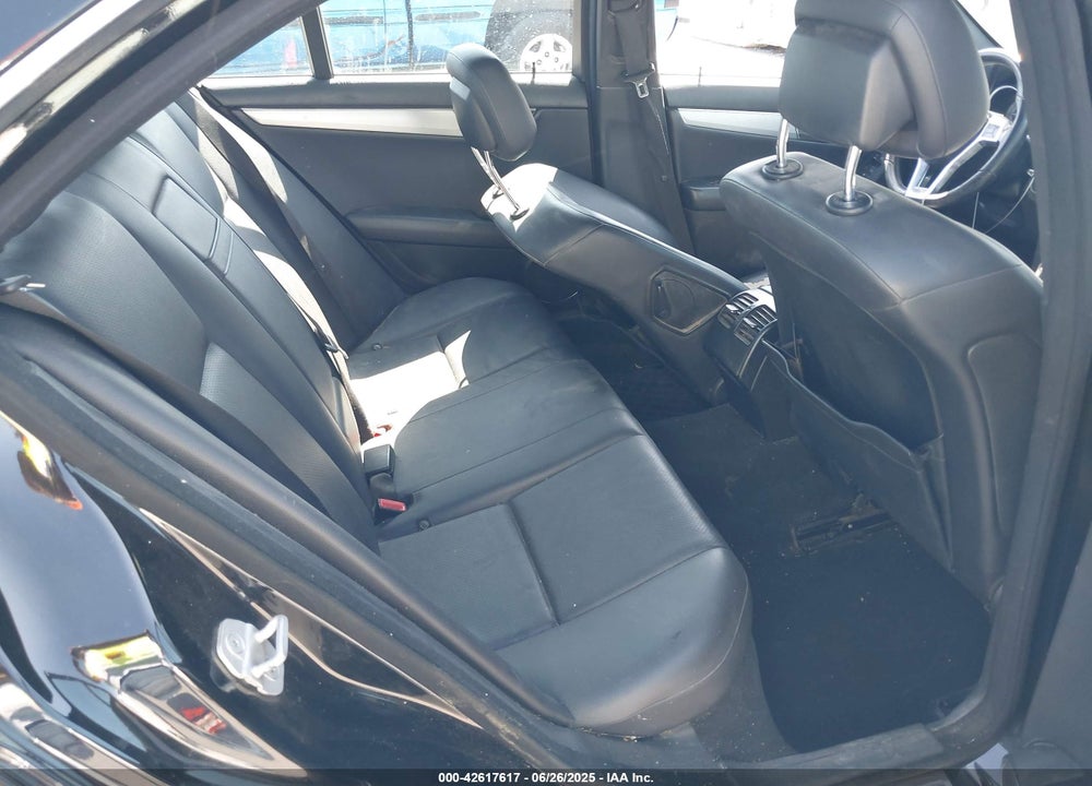 2013 MERCEDES-BENZ C CLASS VIN: WDDGF4HB2DR301435