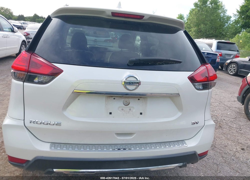2017 NISSAN ROGUE SV VIN: KNMAT2MT5HP550728