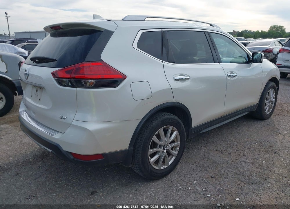 2017 NISSAN ROGUE SV VIN: KNMAT2MT5HP550728