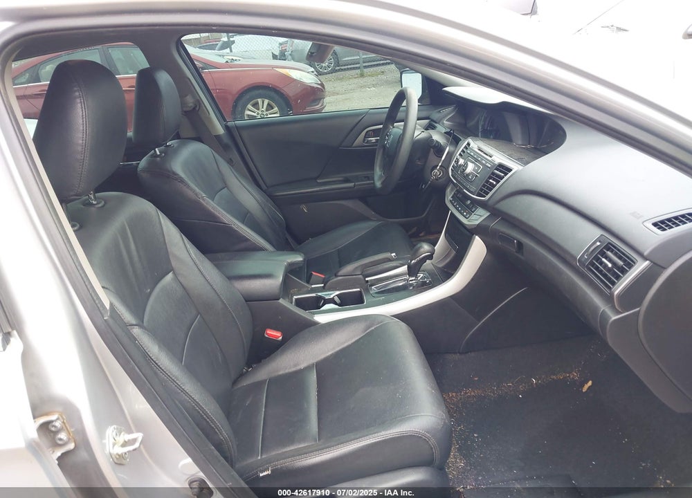2013 HONDA ACCORD VIN: 1HGCR2F30DA224113
