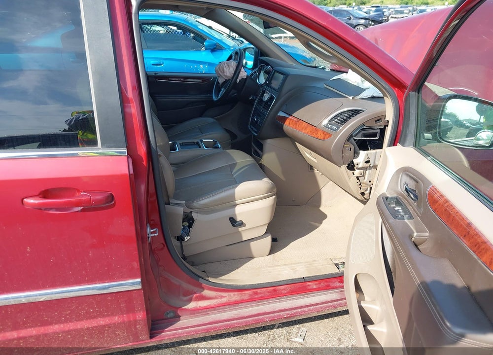 2012 CHRYSLER TOWN & COUNTRY VIN: 2C4RC1BG3CR187839