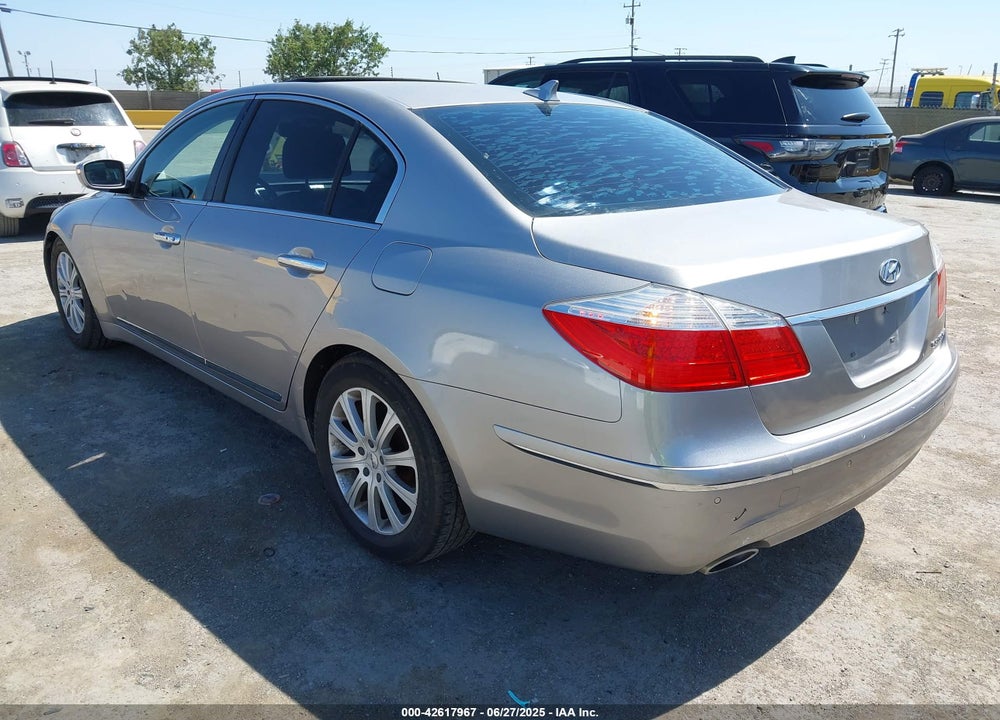 2011 HYUNDAI GENESIS VIN: KMHGC4DF1BU116665