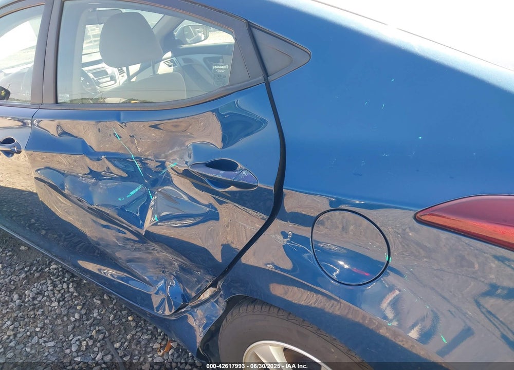 2015 HYUNDAI ELANTRA VIN: KMHDH4AE6FU457176