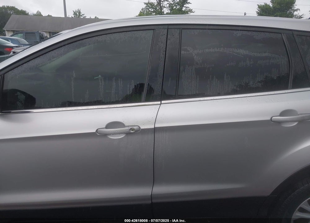 2017 FORD ESCAPE VIN: 1FMCU0GD9HUD48373