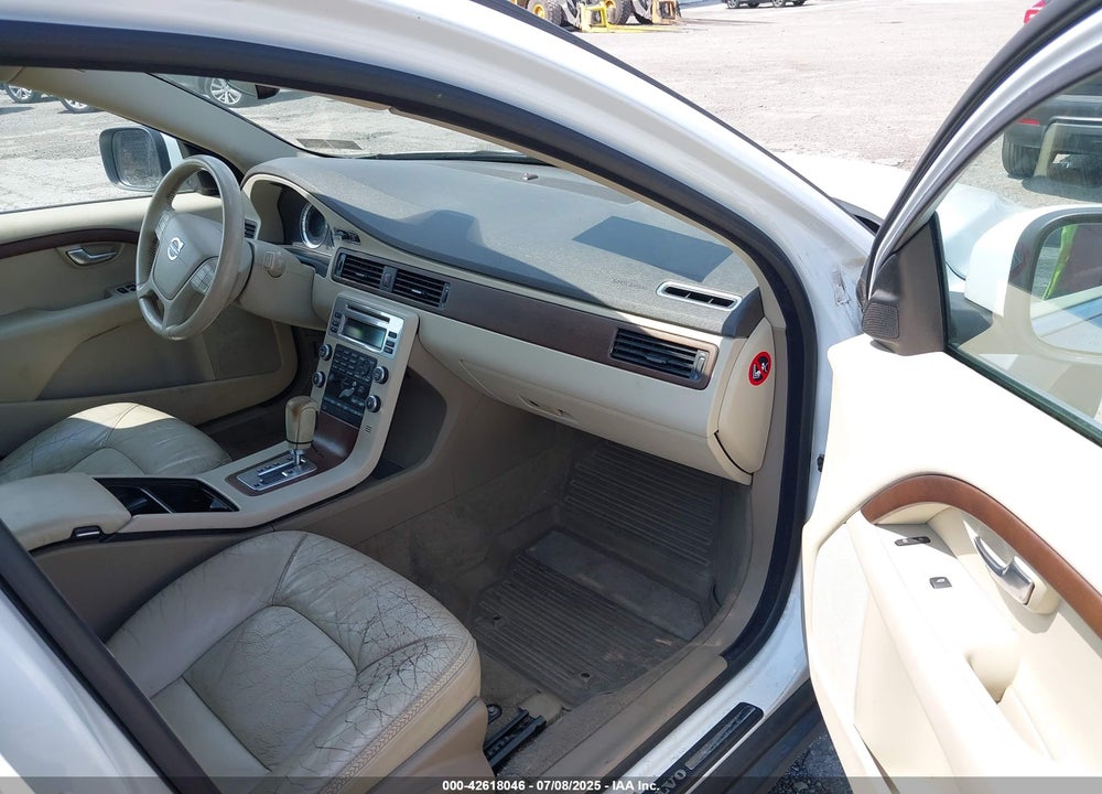 2010 VOLVO XC70 VIN: YV4960BZXA1092924