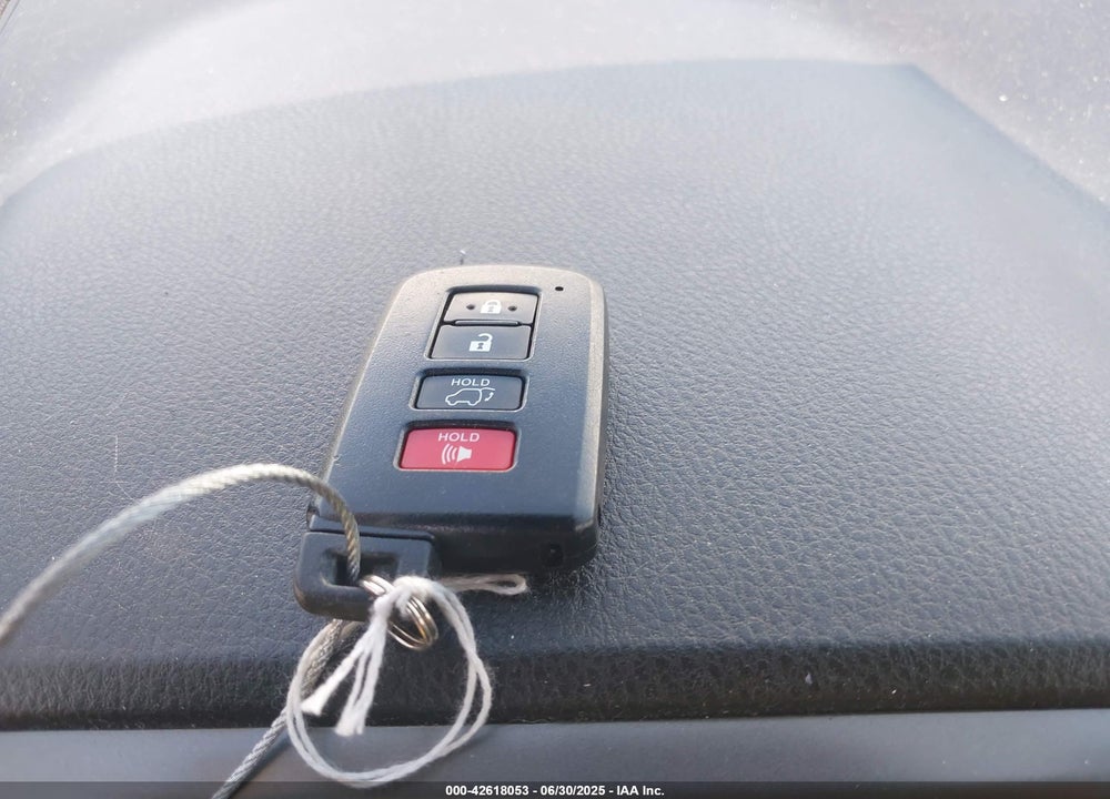 2017 TOYOTA RAV4 VIN: 2T3JFREV0HW609611