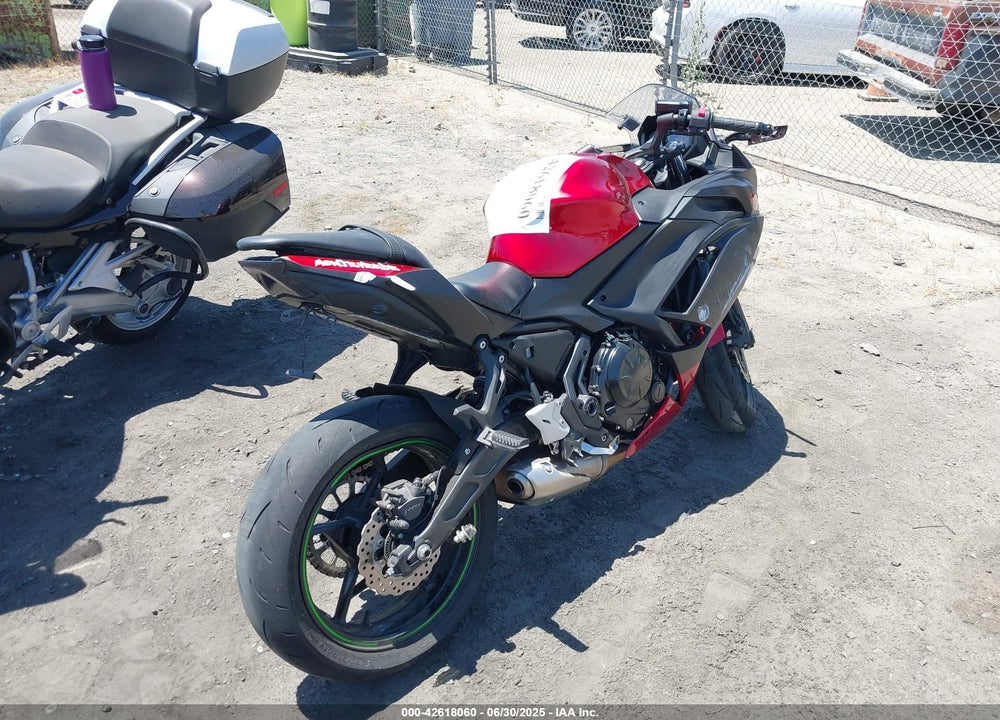 2024 KAWASAKI EX650 R VIN: ML5EXER18RDAC2627