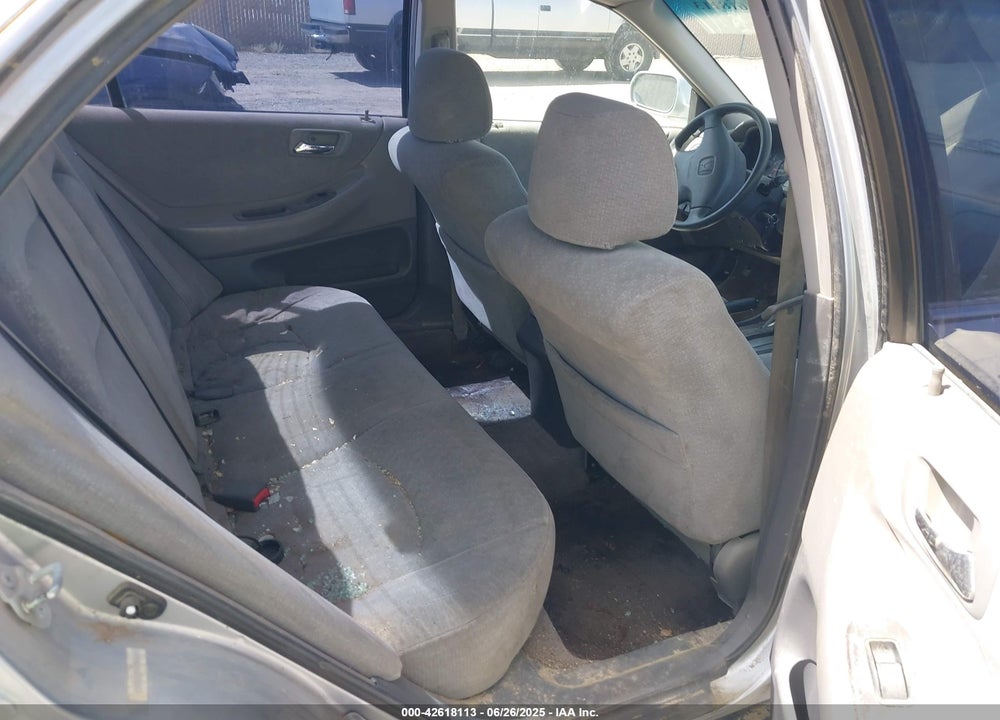 2002 HONDA ACCORD 2.3 SE VIN: JHMCG56742C018852