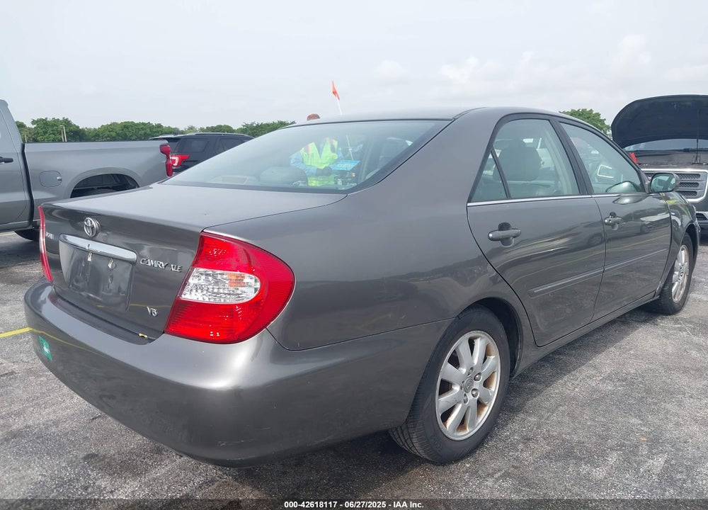 2002 TOYOTA CAMRY XLE V6 VIN: 4T1BF30K52U517666