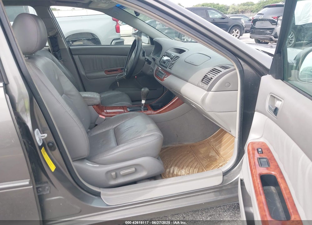 2002 TOYOTA CAMRY XLE V6 VIN: 4T1BF30K52U517666
