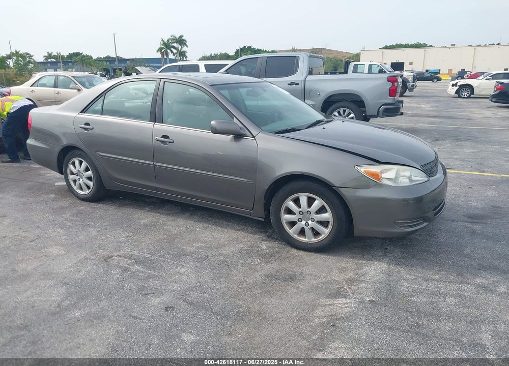 2002 TOYOTA CAMRY XLE V6 VIN: 4T1BF30K52U517666