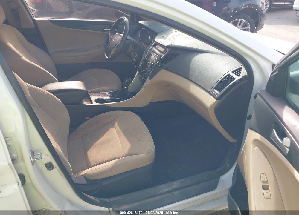 2011 HYUNDAI SONATA VIN: 5NPEB4AC3BH240391