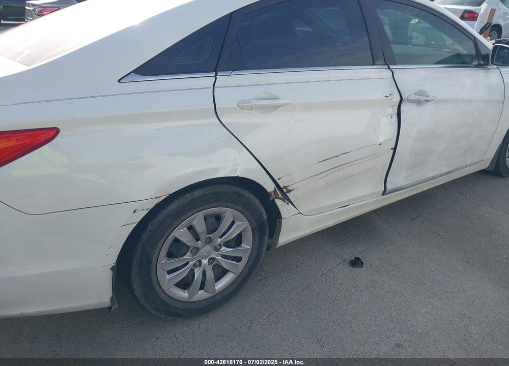 2011 HYUNDAI SONATA VIN: 5NPEB4AC3BH240391