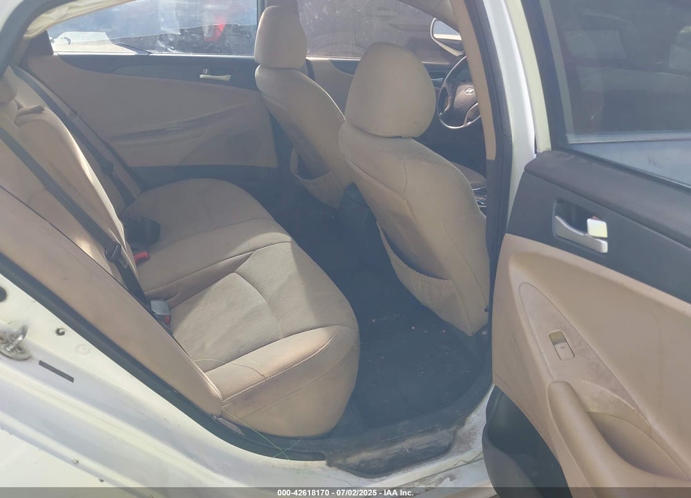 2011 HYUNDAI SONATA VIN: 5NPEB4AC3BH240391