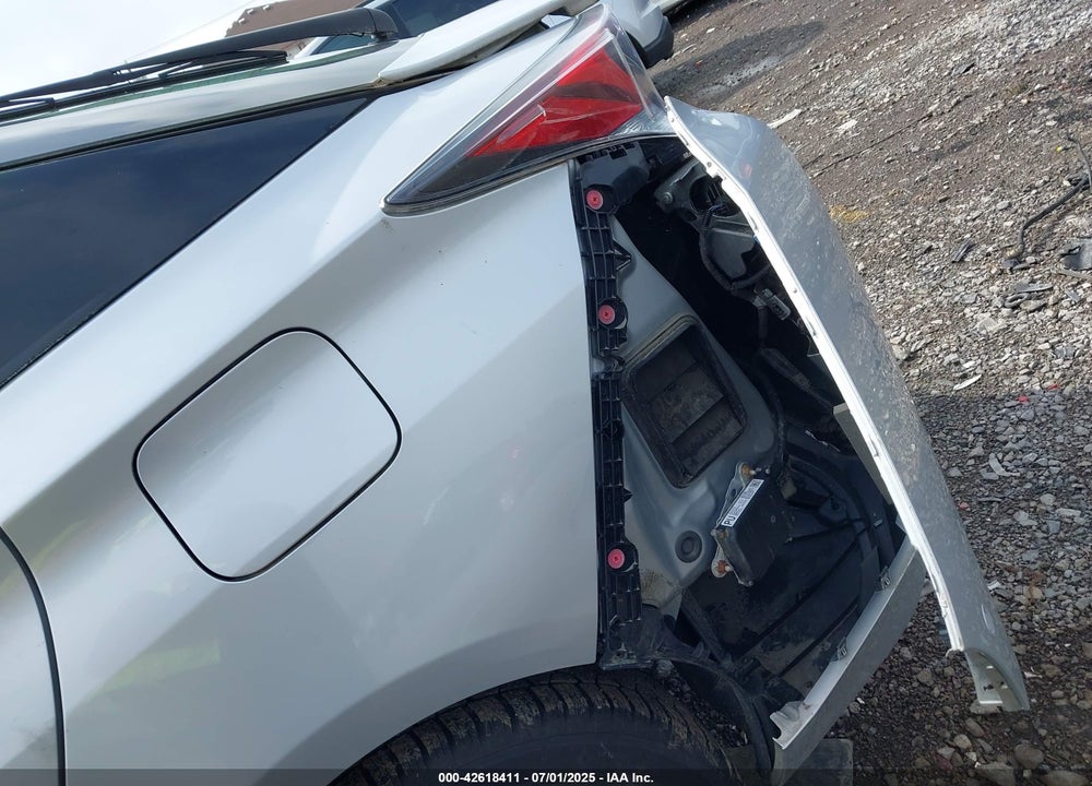 2018 TOYOTA PRIUS VIN: JTDKARFU5J3067505