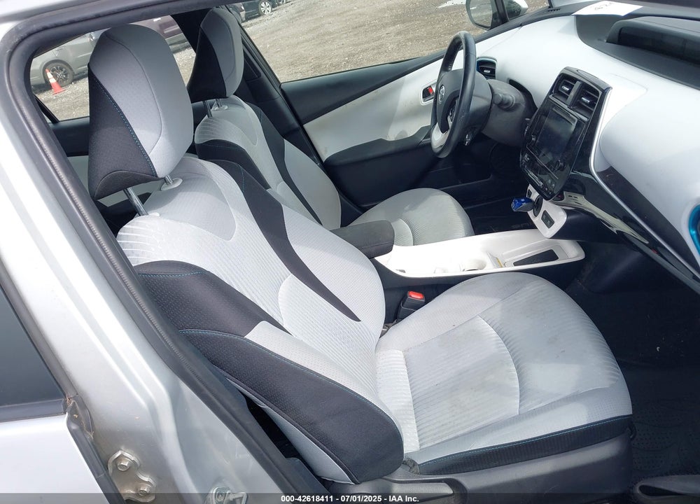 2018 TOYOTA PRIUS VIN: JTDKARFU5J3067505