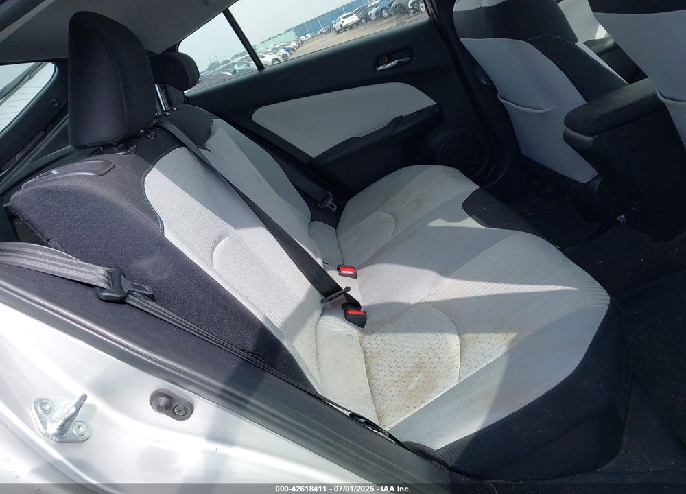 2018 TOYOTA PRIUS VIN: JTDKARFU5J3067505