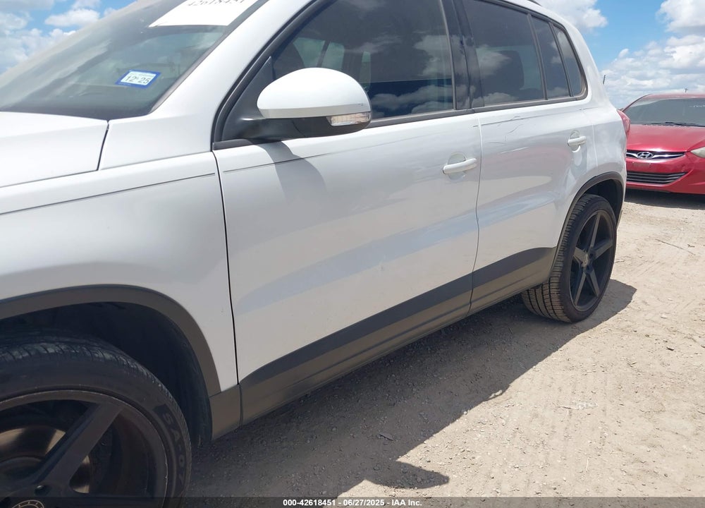 2015 VOLKSWAGEN TIGUAN VIN: WVGAV7AX6FW529397