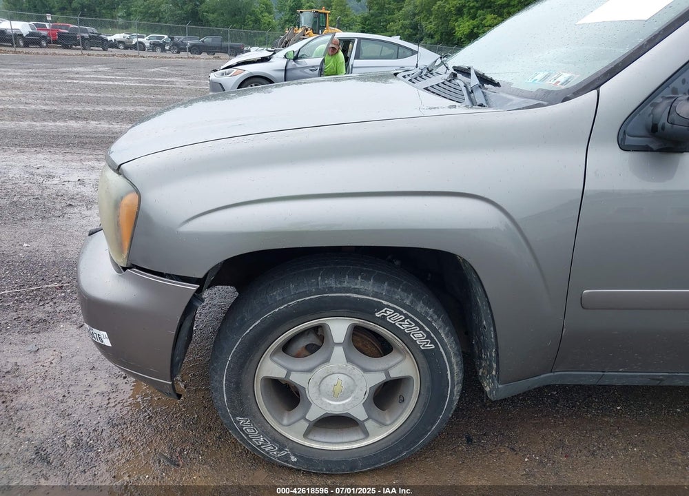 2008 CHEVROLET TRAILBLAZER VIN: 1GNDT13S382144158