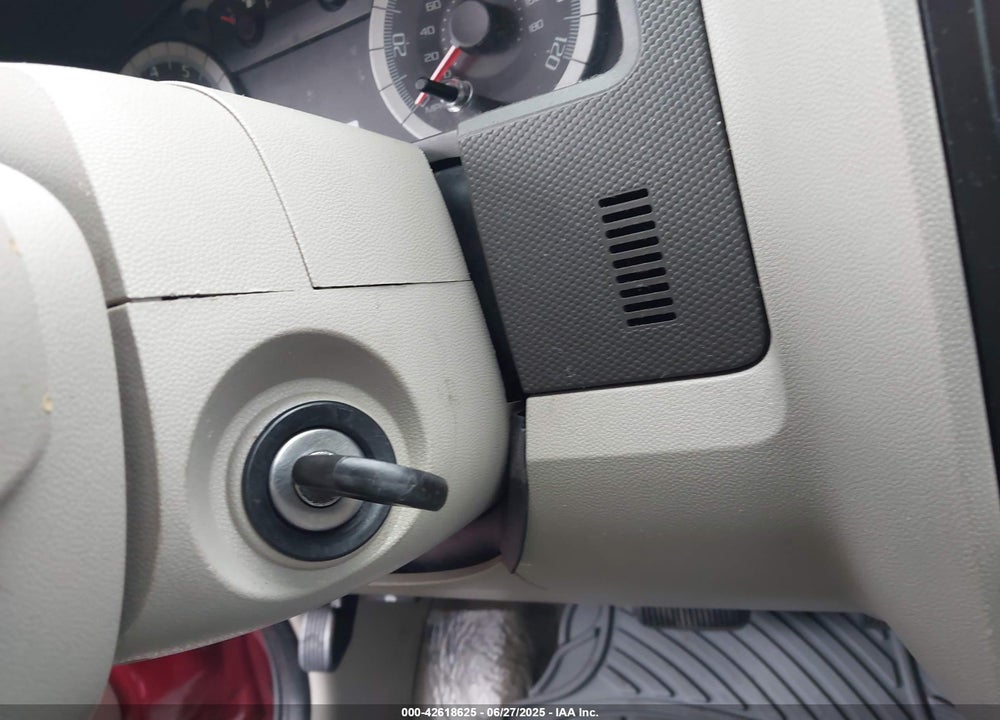 2008 FORD ESCAPE XLS VIN: 1FMCU92Z78KA14569