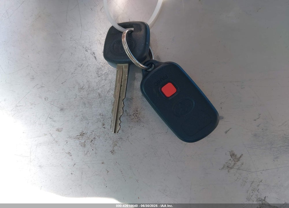 2005 TOYOTA CAMRY LE VIN: 4T1BE32K65U065389