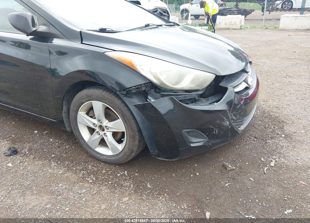 2011 HYUNDAI ELANTRA VIN: 5NPDH4AE3BH005582