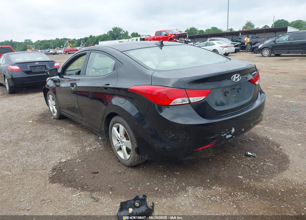 2011 HYUNDAI ELANTRA VIN: 5NPDH4AE3BH005582