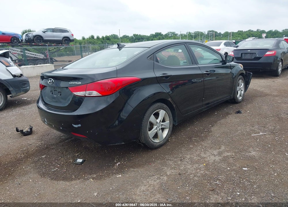 2011 HYUNDAI ELANTRA VIN: 5NPDH4AE3BH005582