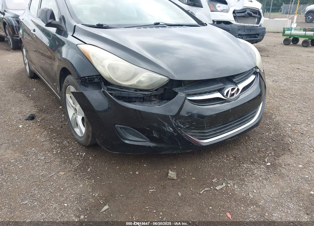 2011 HYUNDAI ELANTRA VIN: 5NPDH4AE3BH005582