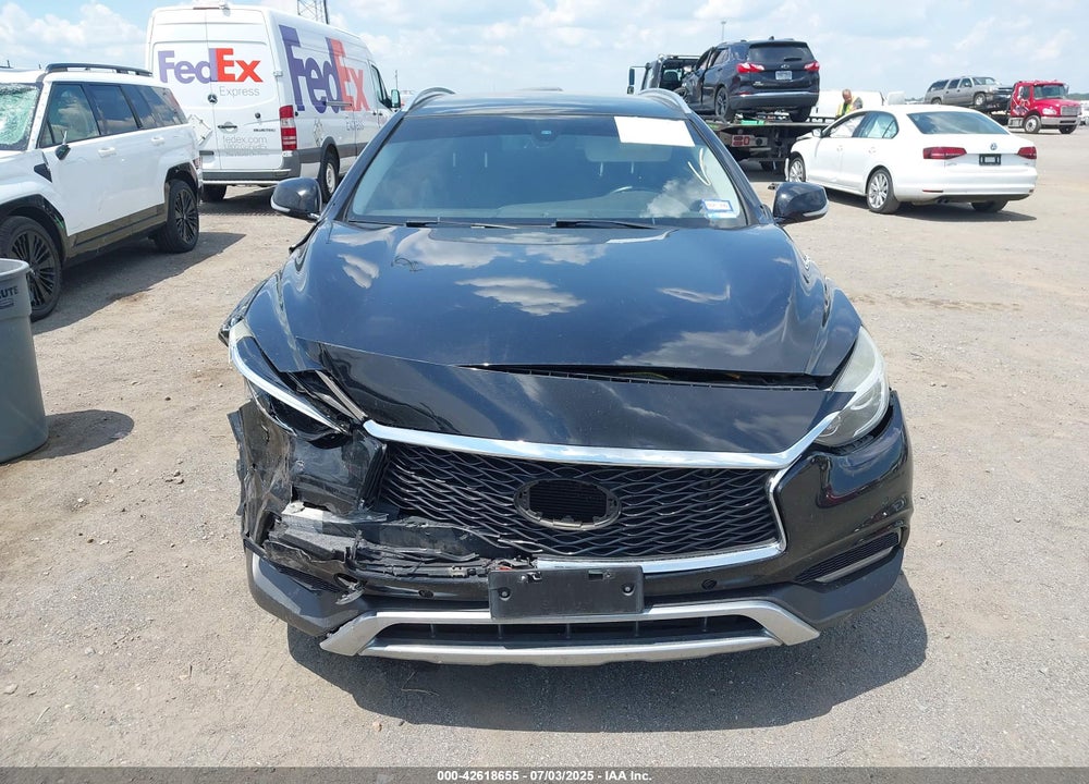 2017 INFINITI QX30 VIN: SJKCH5CRXHA026010