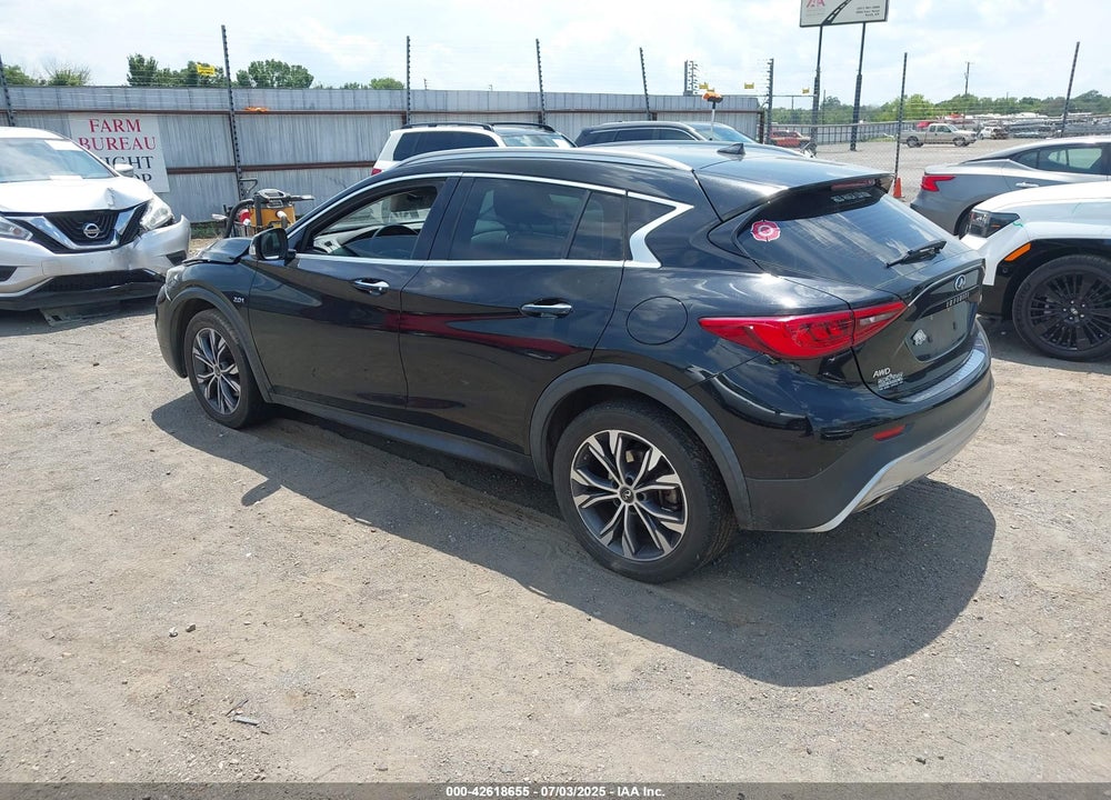 2017 INFINITI QX30 VIN: SJKCH5CRXHA026010