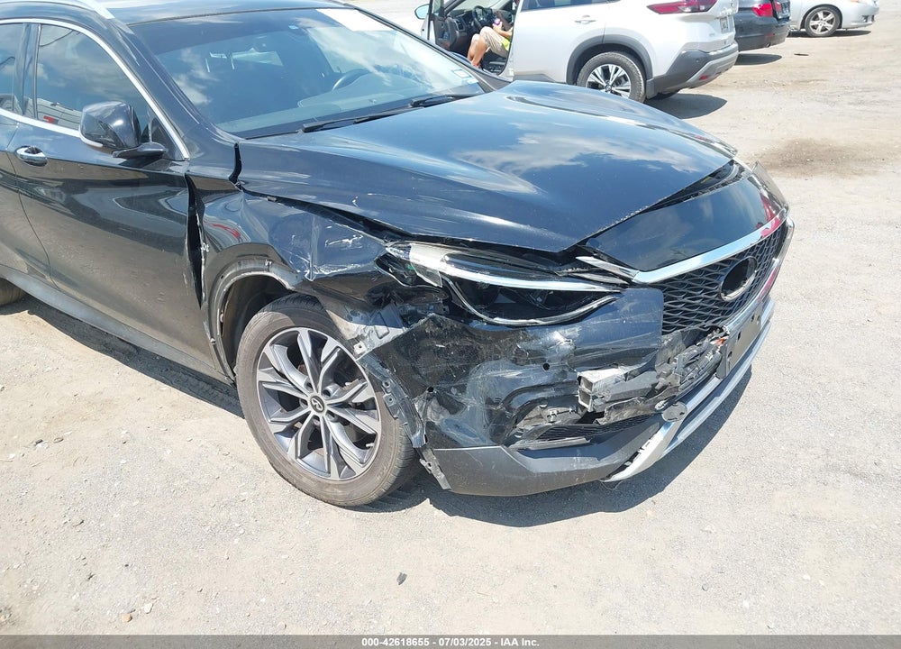 2017 INFINITI QX30 VIN: SJKCH5CRXHA026010