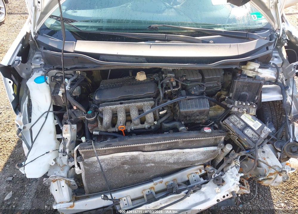 2011 HONDA FIT VIN: JHMGE8H56BC022664