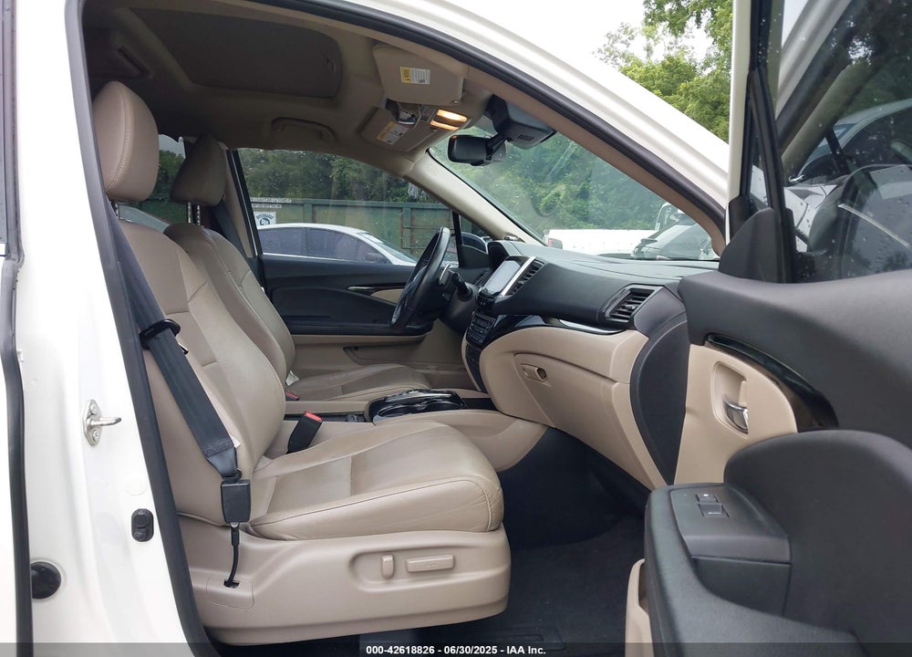 2017 HONDA PILOT VIN: 5FNYF6H96HB048025