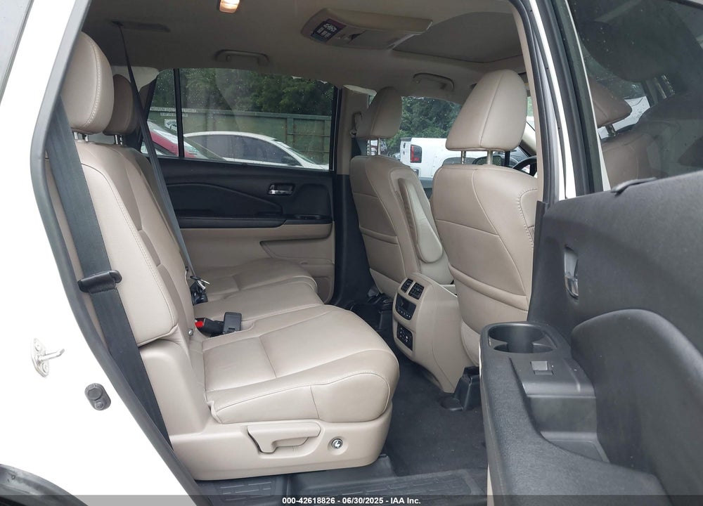 2017 HONDA PILOT VIN: 5FNYF6H96HB048025