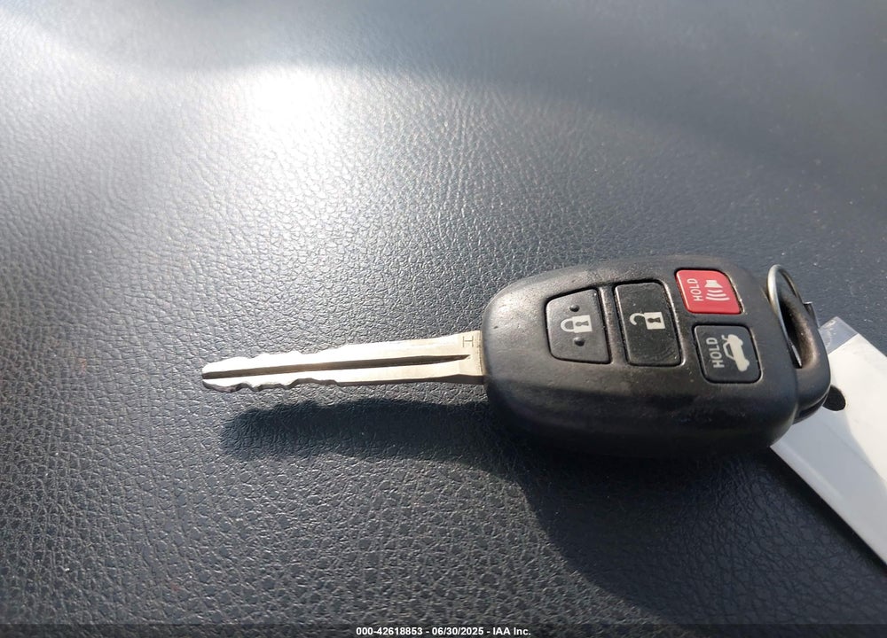 2019 TOYOTA COROLLA VIN: 5YFBURHE3KP889001