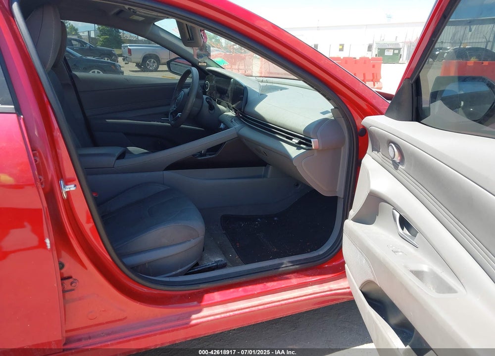 2023 HYUNDAI ELANTRA VIN: 5NPLS4AG4PH096142