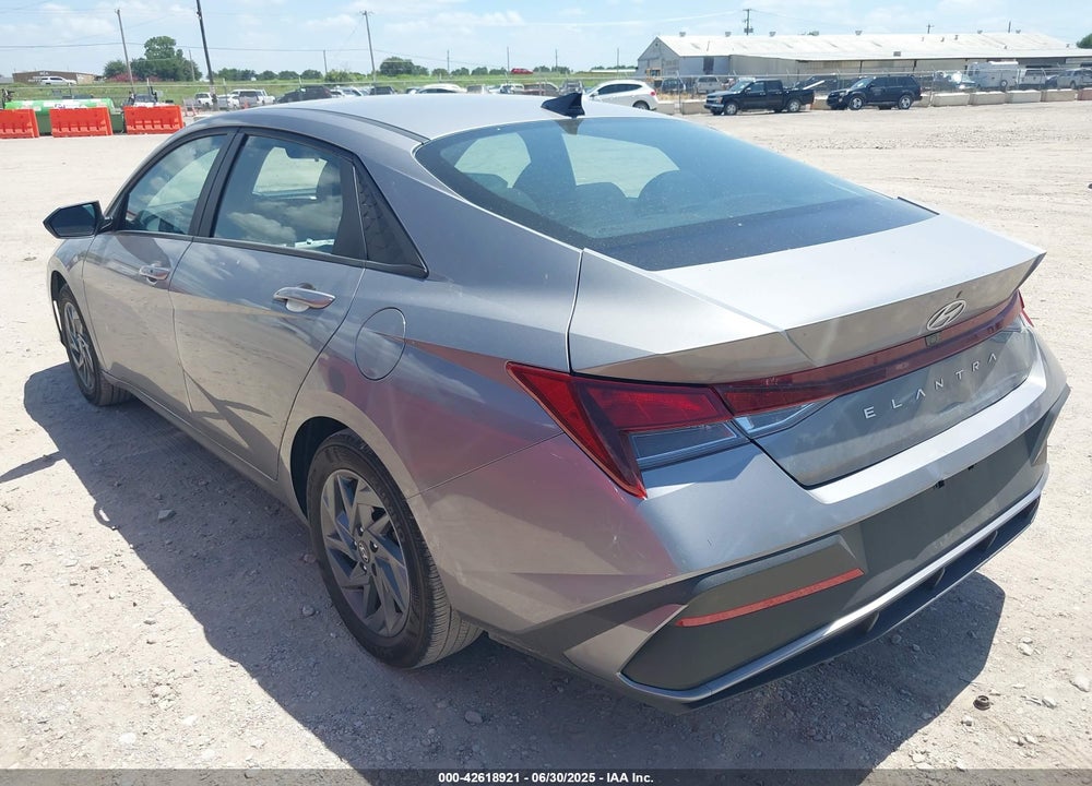 2024 HYUNDAI ELANTRA VIN: KMHLM4DG8RU786020