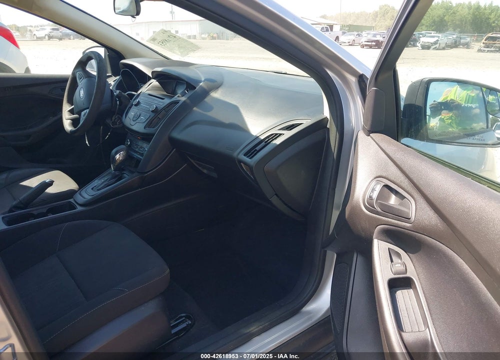 2017 FORD FOCUS VIN: 1FADP3E21HL311770