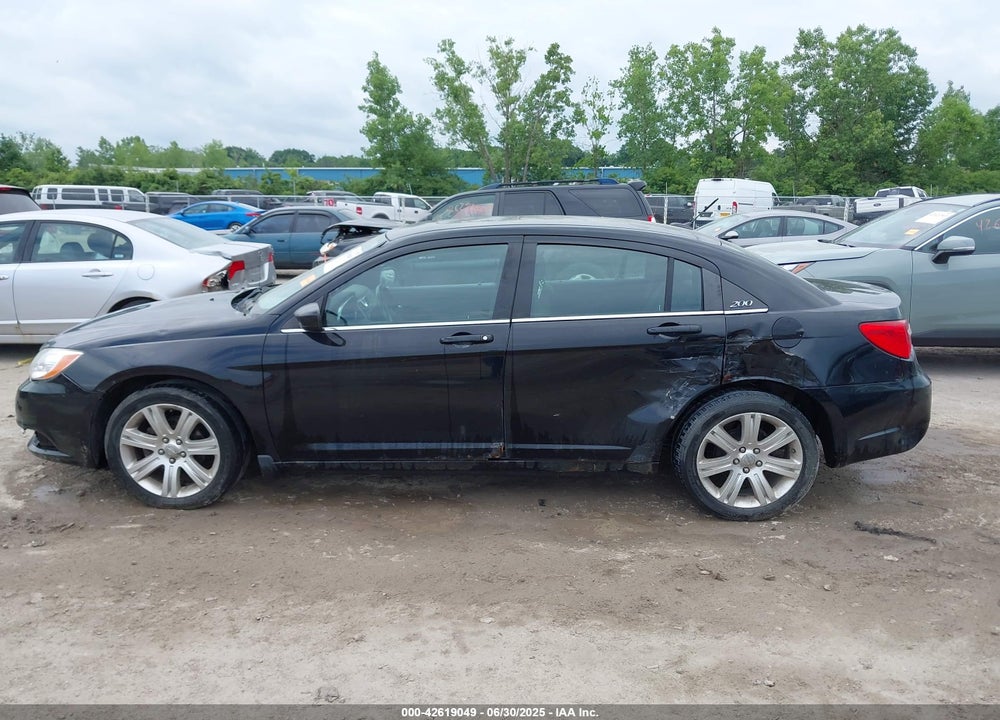 2011 CHRYSLER 200 VIN: 1C3BC1FB5BN607021
