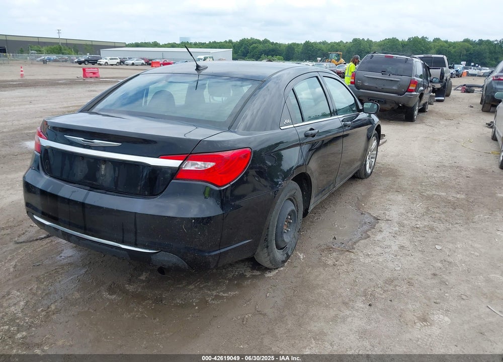2011 CHRYSLER 200 VIN: 1C3BC1FB5BN607021