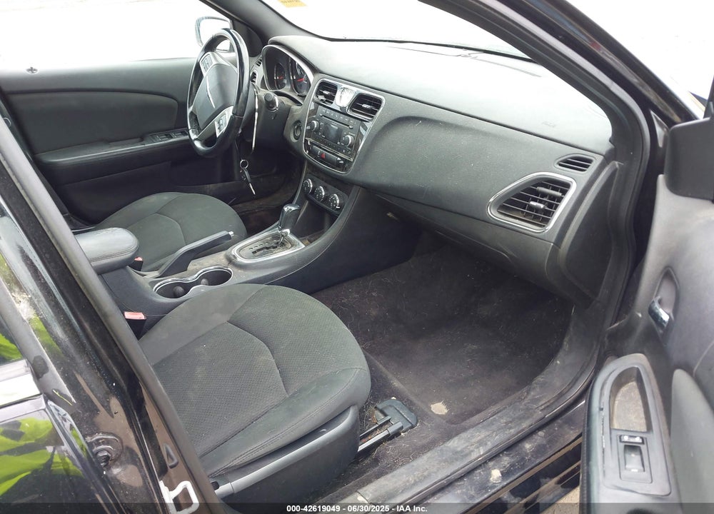 2011 CHRYSLER 200 VIN: 1C3BC1FB5BN607021