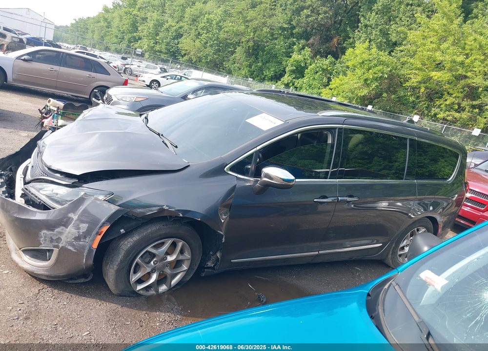 2019 CHRYSLER PACIFICA LIMITED VIN: 2C4RC1GG2KR597930