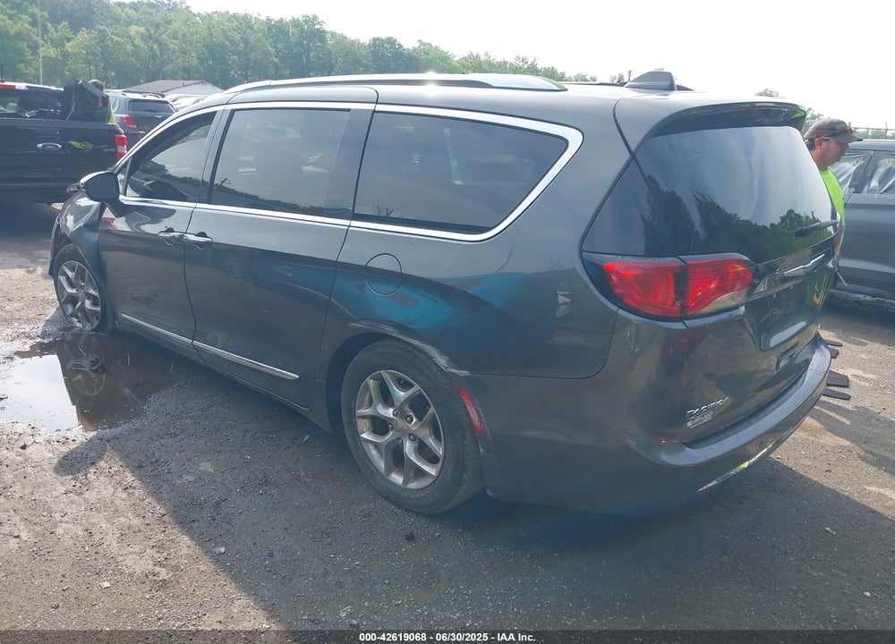 2019 CHRYSLER PACIFICA LIMITED VIN: 2C4RC1GG2KR597930