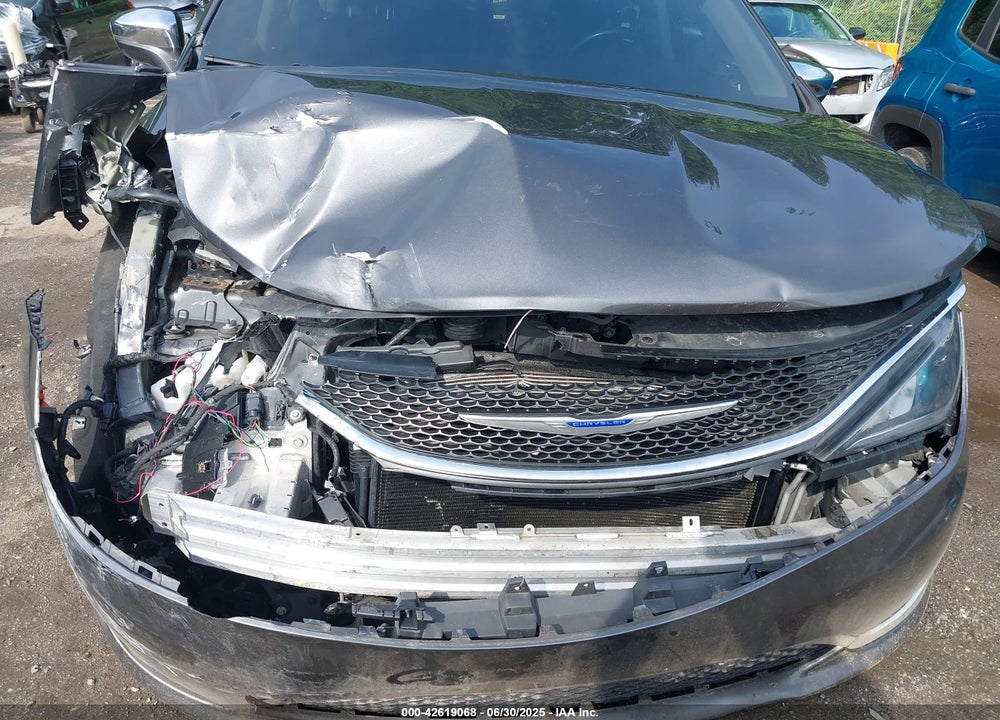 2019 CHRYSLER PACIFICA LIMITED VIN: 2C4RC1GG2KR597930