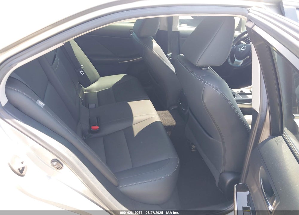 2016 LEXUS IS 200T VIN: JTHBA1D22G5024481
