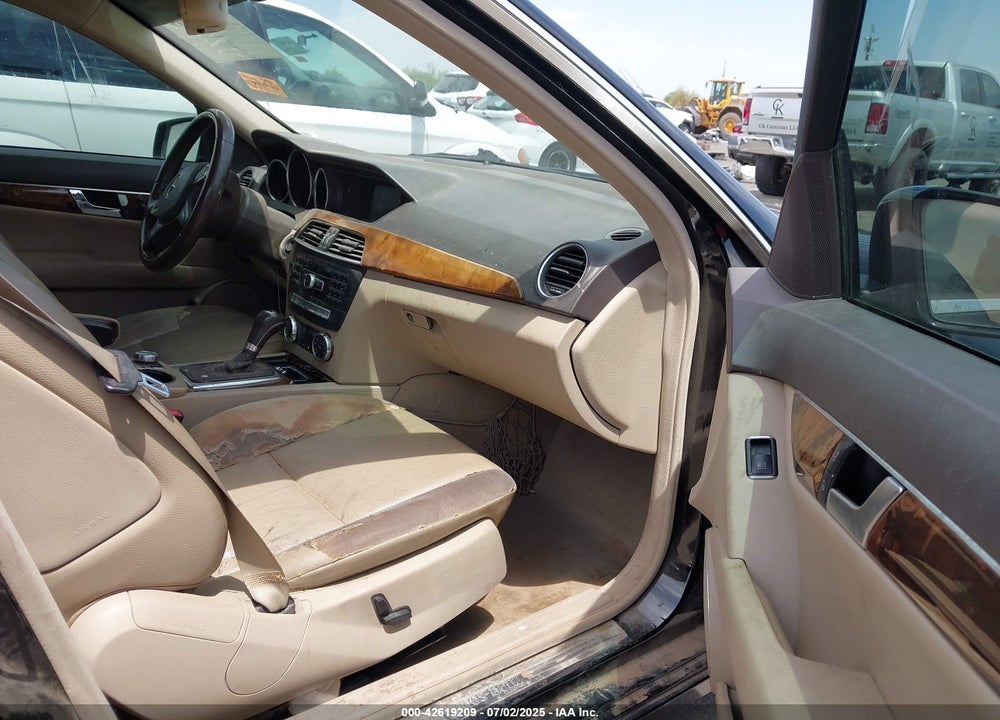 2012 MERCEDES-BENZ C CLASS VIN: WDDGF4HB3CR221172