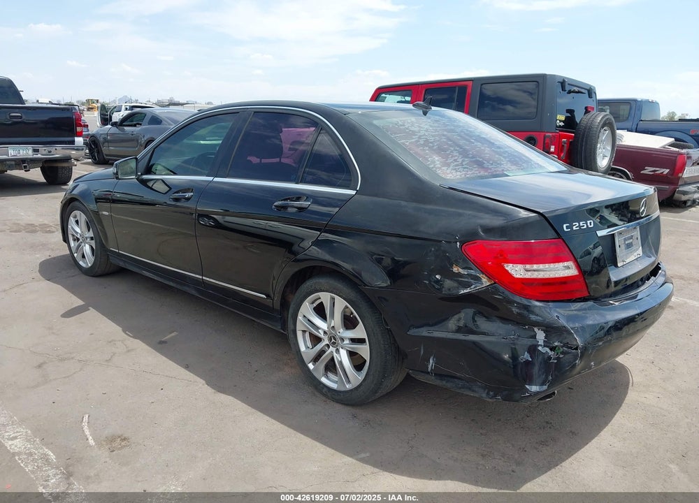 2012 MERCEDES-BENZ C CLASS VIN: WDDGF4HB3CR221172