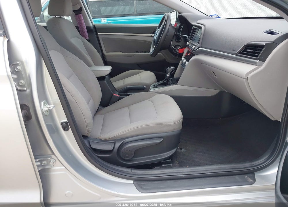 2020 HYUNDAI ELANTRA SEL VIN: 5NPD84LF6LH581108
